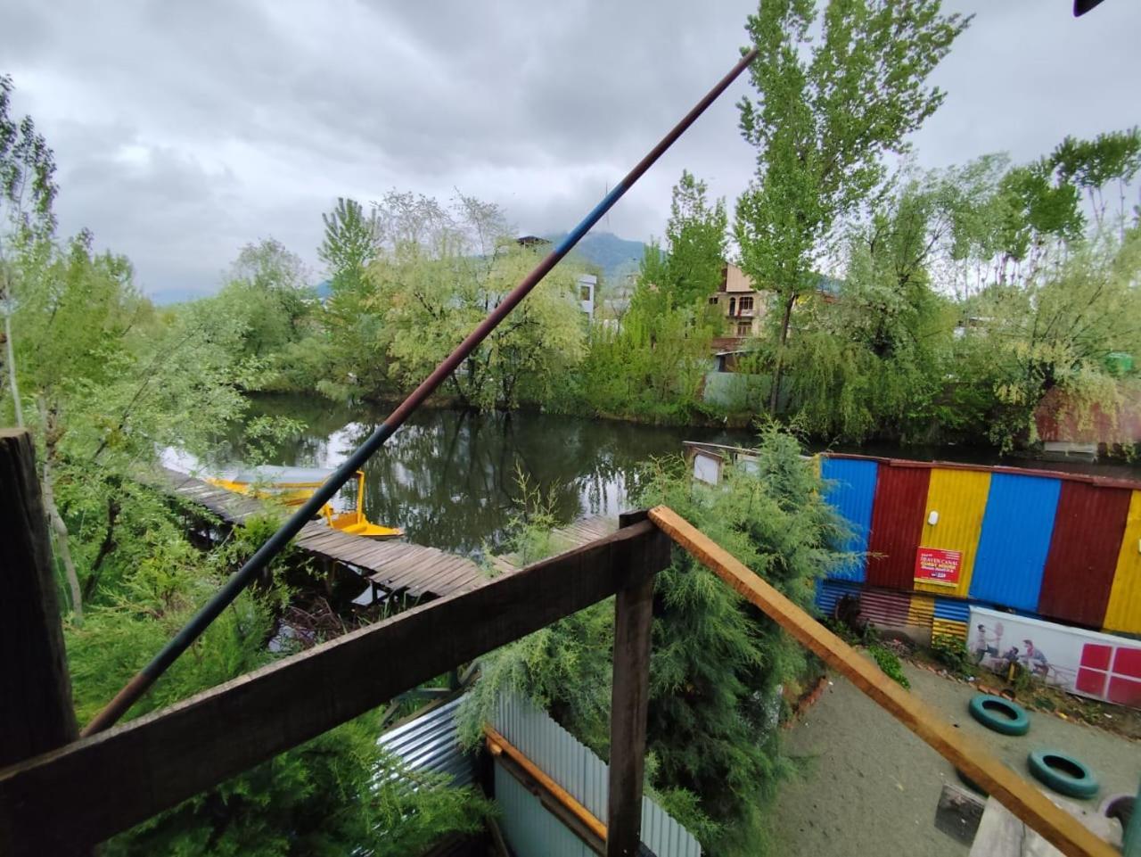 Hotel New Heaven Canal Srīnagar Exterior foto