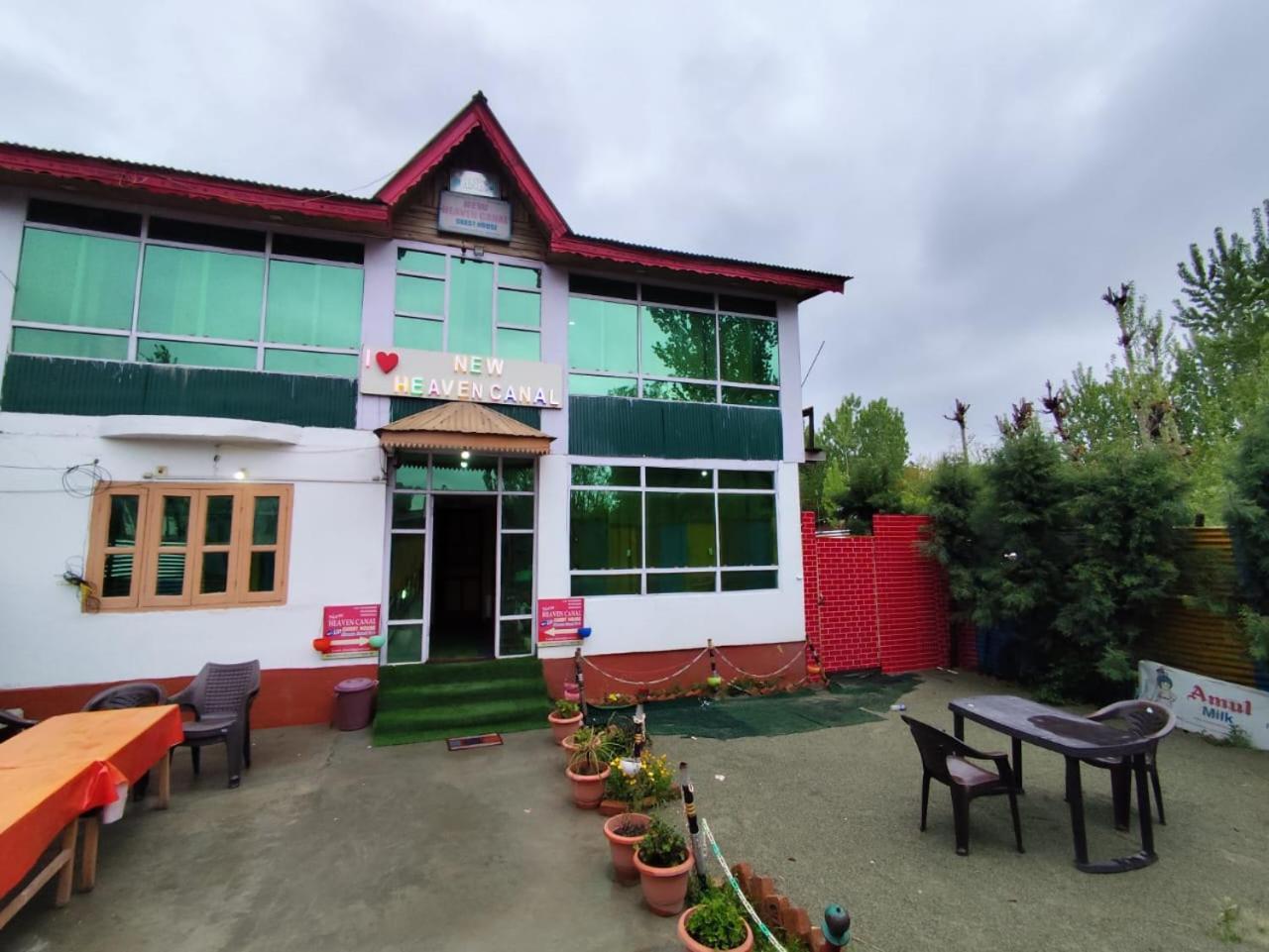 Hotel New Heaven Canal Srīnagar Exterior foto